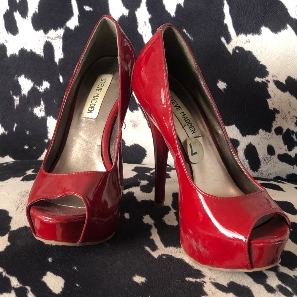 Red heels - Picture 2 of 2